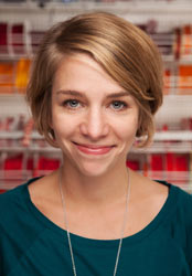 Anne Thiele im Team des Fachgeschäfts für Handarbeiten, Wolle und Basteln in Düsseldorf-Benrath